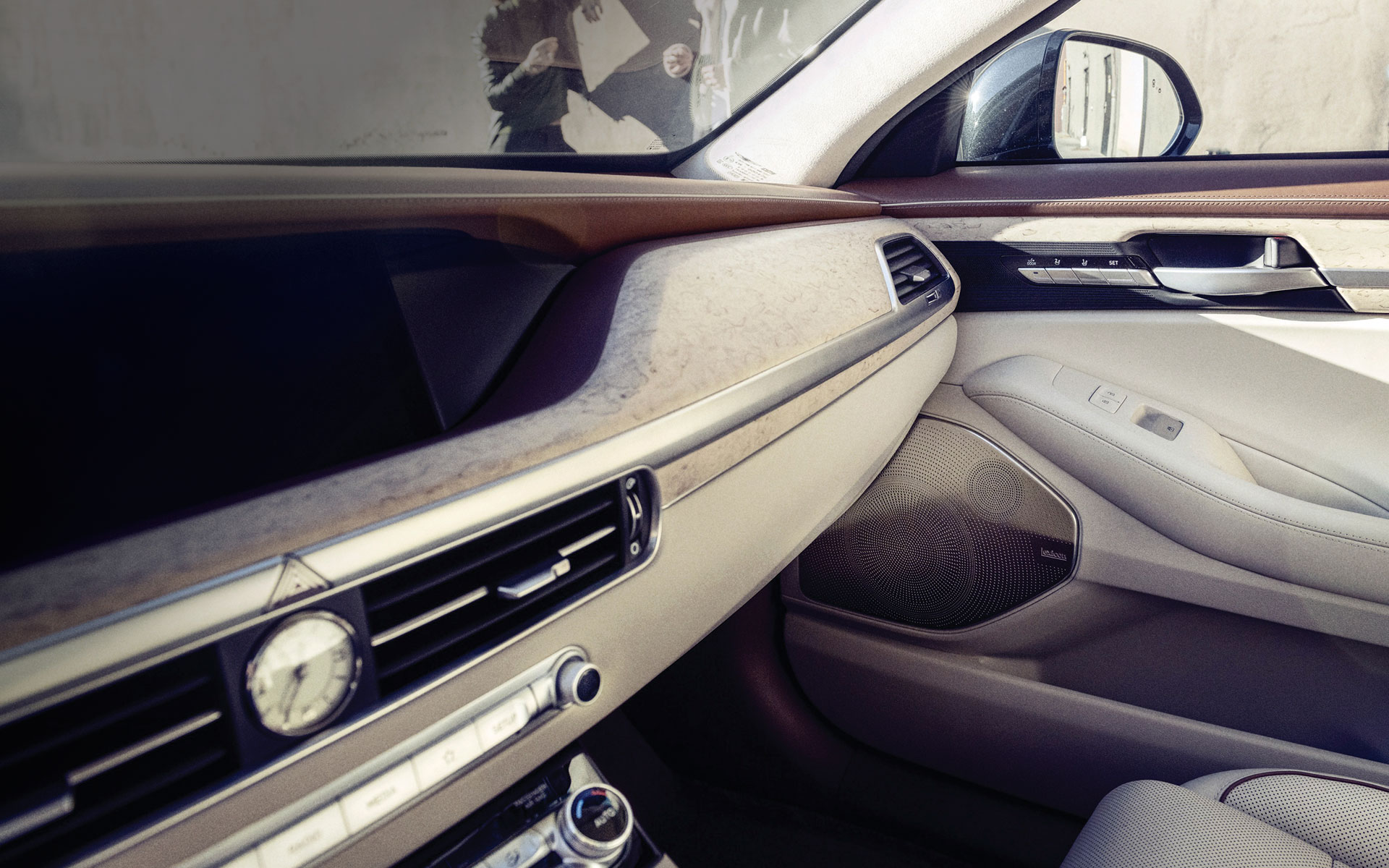 GENESIS G90 Design Features - Exceptional on the inside.